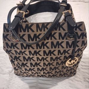 Pre loved Michael Kors Signature large Tote